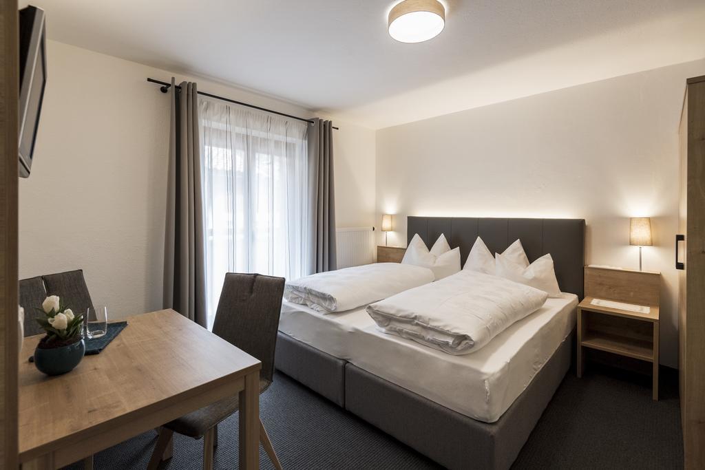 Garni Gruenau Hotel San Martino In Passiria  Bagian luar foto