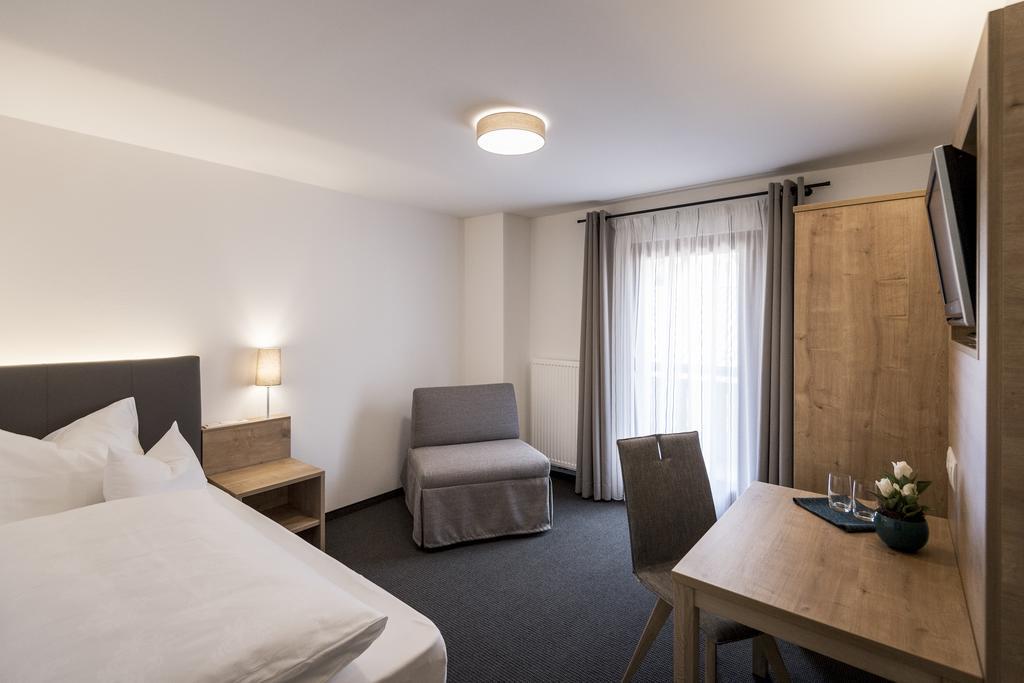 Garni Gruenau Hotel San Martino In Passiria  Bagian luar foto