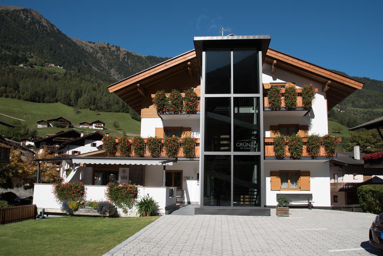 Garni Gruenau Hotel San Martino In Passiria  Bagian luar foto